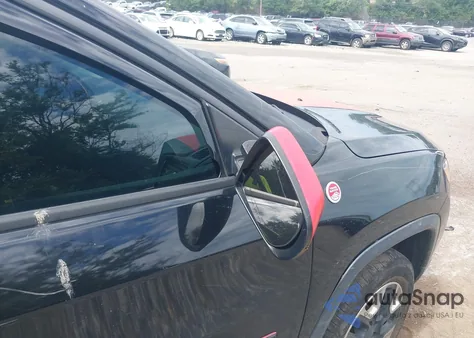 2018 Jeep Compass Trailhawk 4X4 from USA, damaged, VIN 3C4NJDDB6JT114501